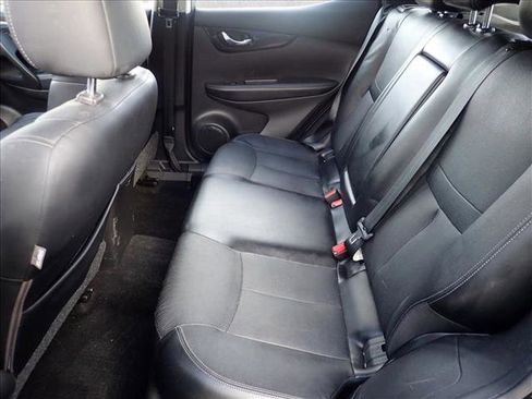 Used 2018 Nissan Rogue Sport SL w/ SL Premium Package image 9