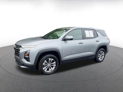 Used 2025 Chevrolet Equinox LT FWD image 8