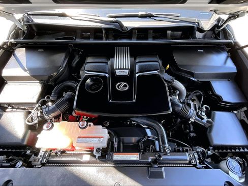 Used 2022 Lexus LX 600 4WD w/ Accessory Package (Z1) image 10