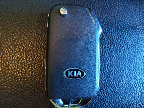 Used 2021 Kia Forte LXS FWD image 32