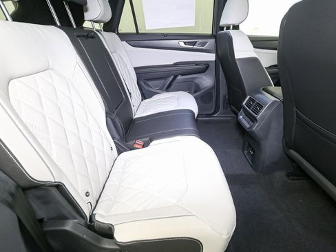 New 2026 Volkswagen Atlas Cross Sport SEL Premium R-Line AWD/4WD image 18