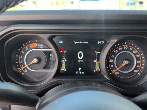Used 2025 Jeep Wrangler Unlimited Rubicon AWD/4WD image 23