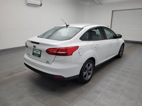 Used 2018 Ford Focus SE w/ SE Appearance Package image 9