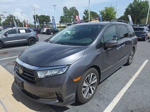 Used 2021 Honda Odyssey Touring image 2