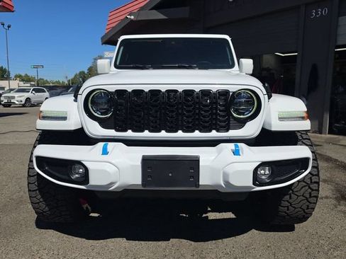 Used 2024 Jeep Wrangler High Altitude AWD/4WD image 21