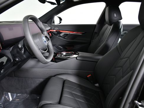 Used 2025 BMW i5 xDrive40 w/ Premium Package image 20