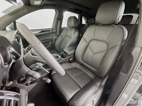 New 2026 Porsche Macan AWD/4WD image 5
