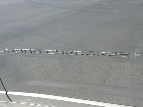 New 2025 Jeep Grand Cherokee L Altitude image 8