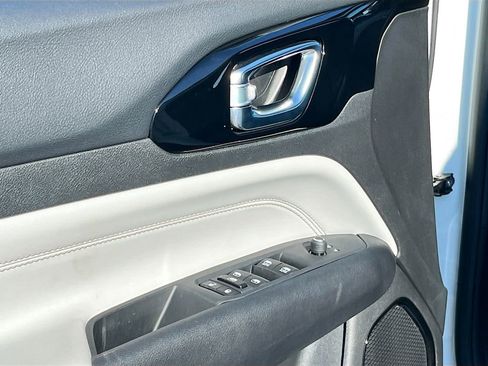 Certified 2025 Jeep Compass Limited image 17