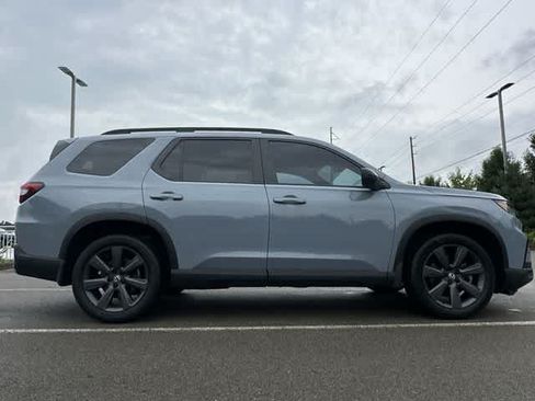 Used 2023 Honda Pilot Sport image 3