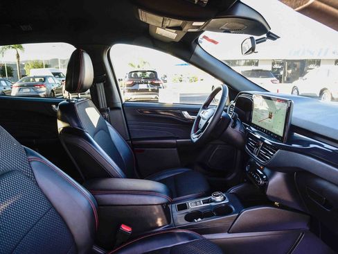 Used 2025 Ford Escape ST-Line w/ Equipment Group 301A image 16