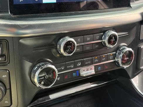 Used 2022 Ford F150 Lariat w/ Equipment Group 502A High AWD/4WD image 8