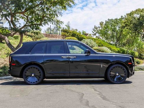 Used 2021 Rolls-Royce Cullinan Black Badge AWD/4WD image 7