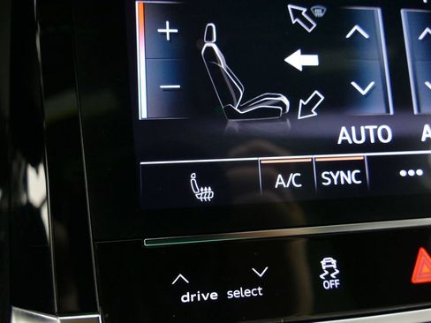 Used 2024 Audi Q8 e-tron Prestige AWD/4WD image 18