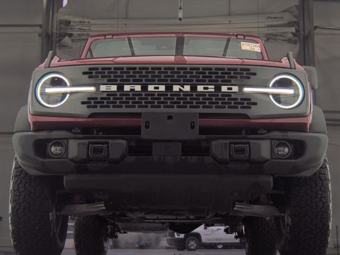 Used 2025 Ford Bronco Badlands image 2