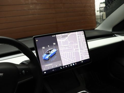 Used 2022 Tesla Model 3 Standard Range image 43