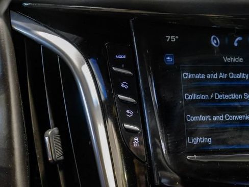 Used 2020 Cadillac Escalade Platinum RWD image 37