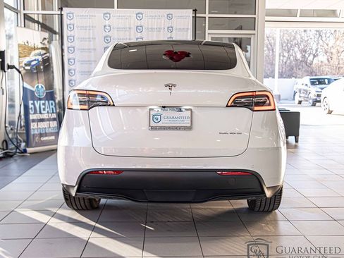 Used 2020 Tesla Model Y Long Range image 14