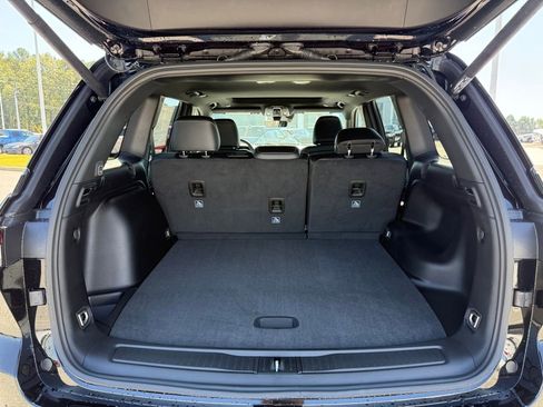 New 2025 Jeep Grand Cherokee Altitude image 23