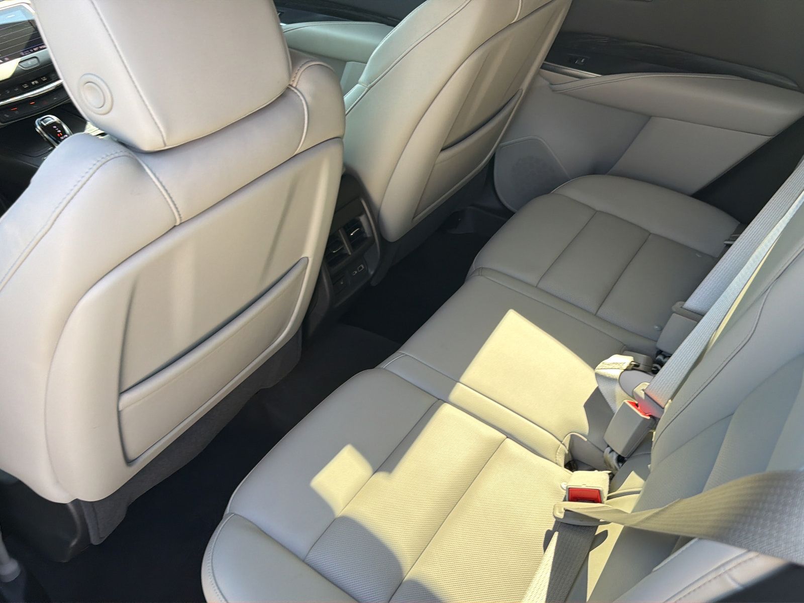 Used 2023 Cadillac XT4 Premium Luxury w/ Technology Package FWD image 35