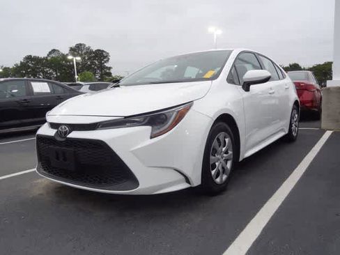 Used 2022 Toyota Corolla LE FWD image 1
