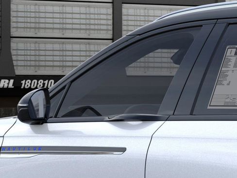 New 2026 Lincoln Nautilus Reserve image 19