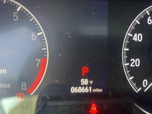 Used 2018 Honda Accord Touring image 14