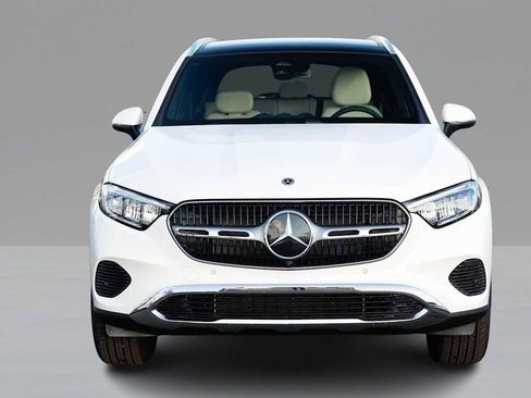 Used 2026 Mercedes-Benz GLC 300 4MATIC image 2