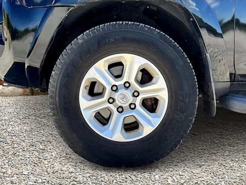 Used 2016 Toyota 4Runner SR5 image 9