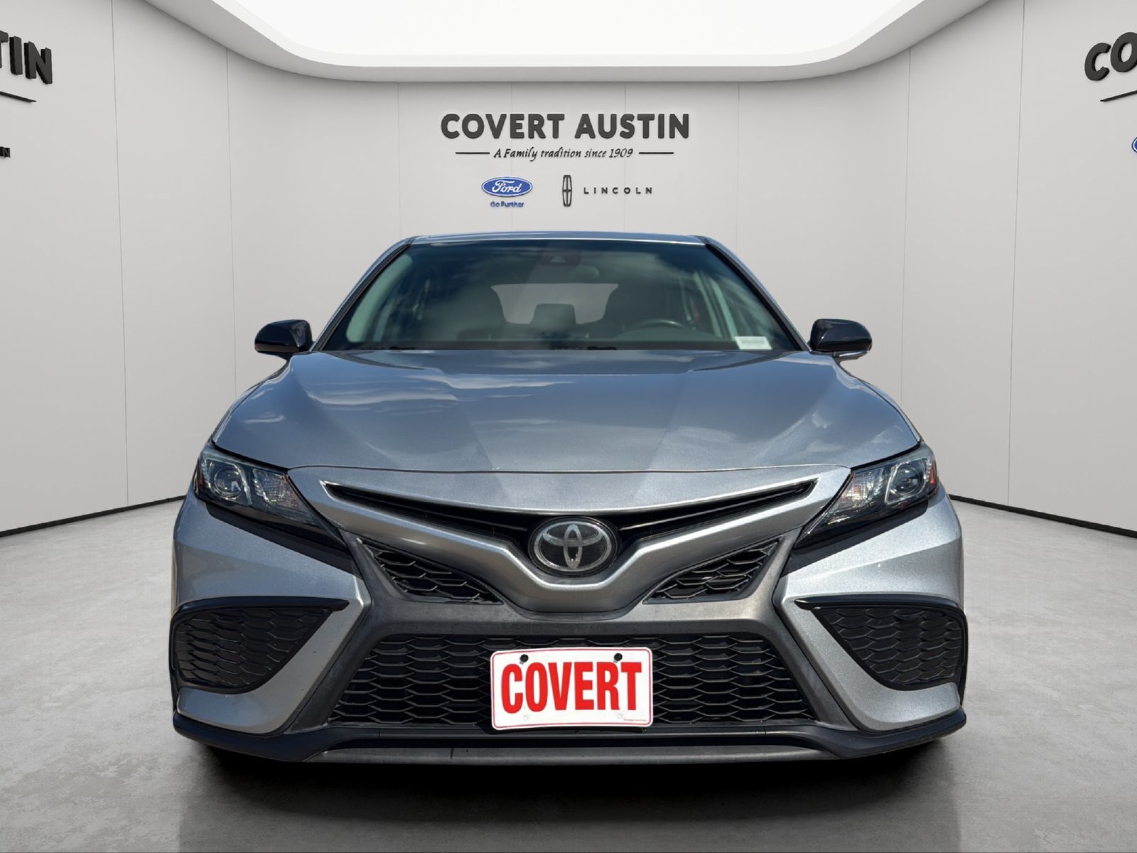 Used 2022 Toyota Camry SE w/ Carpet Mat Package (TMS) FWD image 8