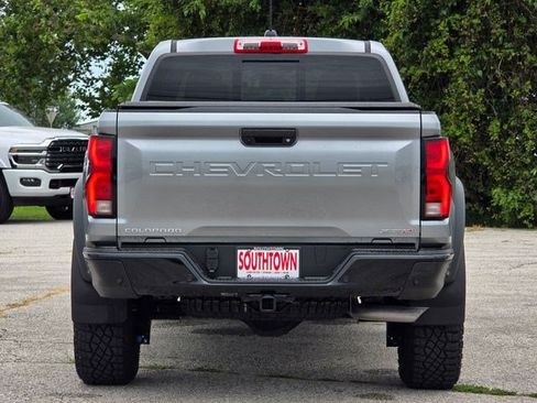 Used 2024 Chevrolet Colorado ZR2 w/ Technology Package AWD/4WD image 7