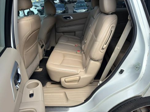 Used 2015 Nissan Pathfinder Platinum FWD image 26