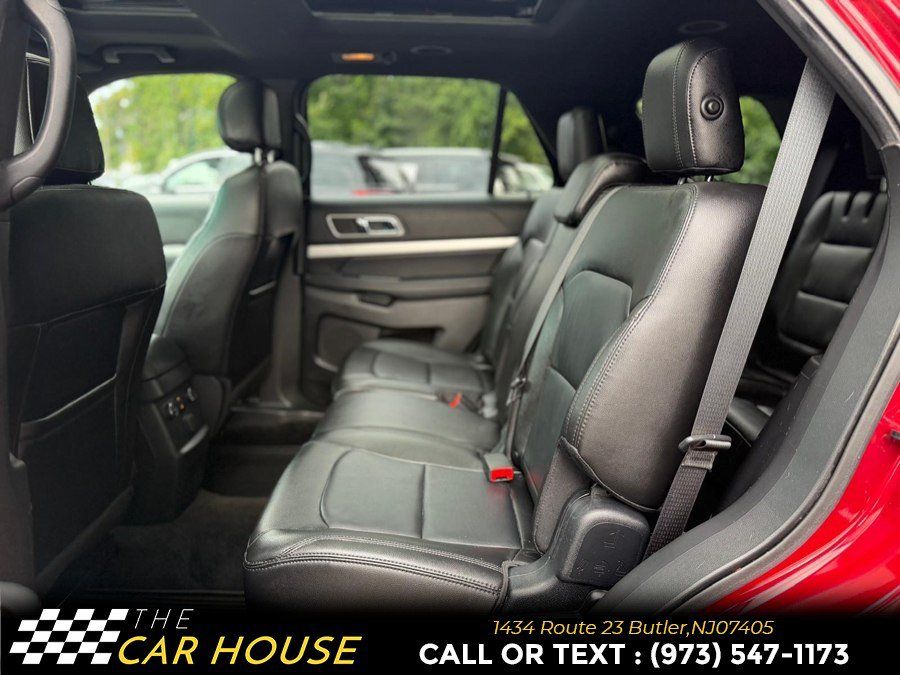 Used 2016 Ford Explorer XLT w/ Equipment Group 202A AWD/4WD image 18