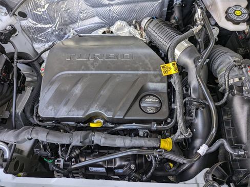 Used 2025 Chevrolet Trax LS image 34