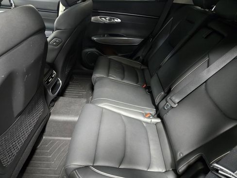 Used 2023 Genesis GV70 2.5T w/ Advanced Package image 33