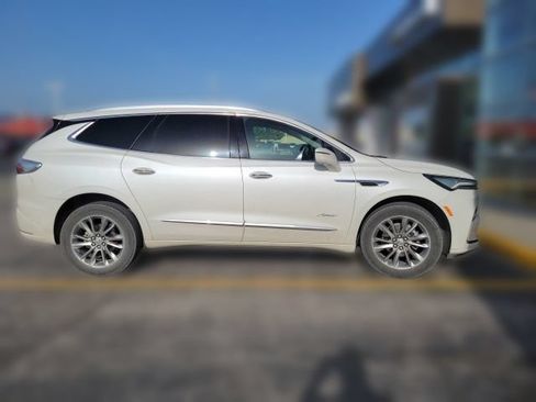 Used 2024 Buick Enclave Avenir w/ Avenir Technology Package AWD/4WD image 4