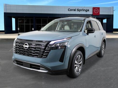 New 2026 Nissan Pathfinder SL image 1