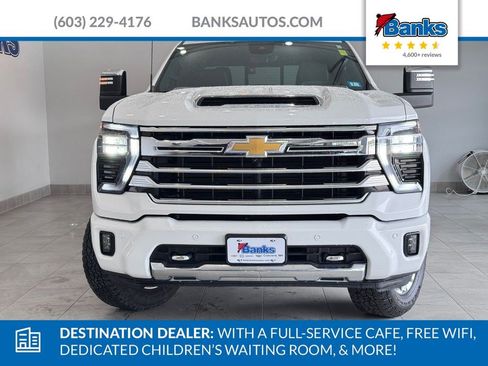 Certified 2024 Chevrolet Silverado 2500 High Country w/ High Country Premium Package AWD/4WD image 3