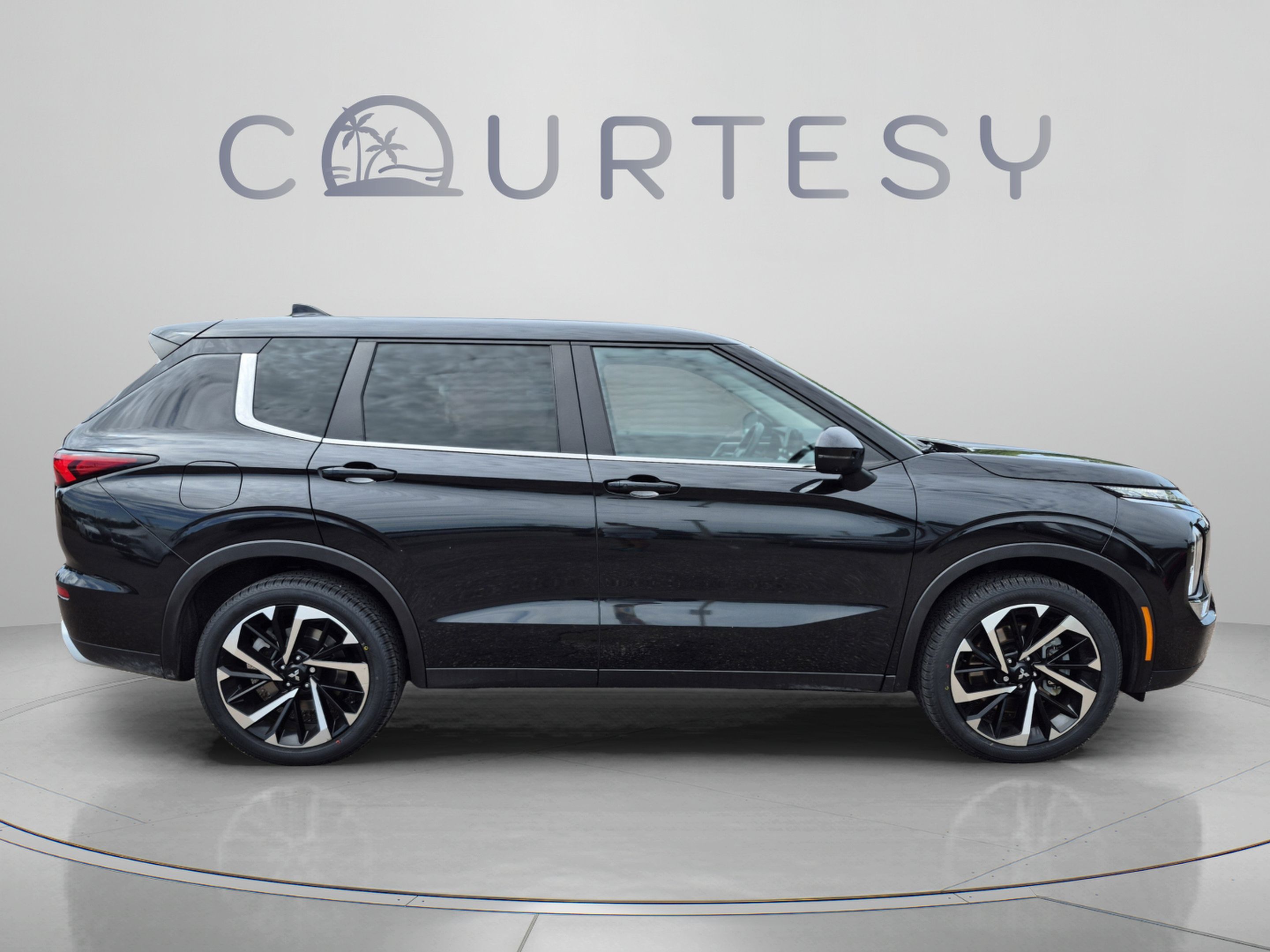 Used 2024 Mitsubishi Outlander SE FWD image 8