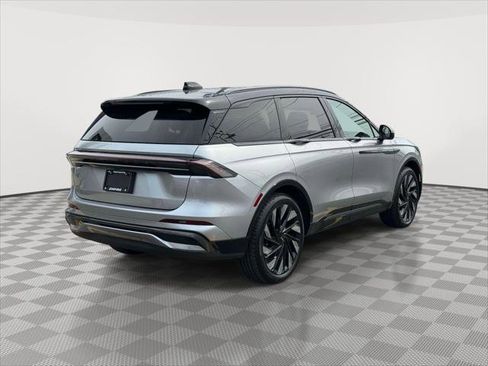 Used 2025 Lincoln Nautilus Reserve w/ Jet Appearance Package AWD/4WD image 7