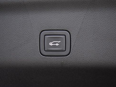 Used 2024 GMC Yukon Denali Ultimate AWD/4WD image 27