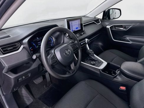 Used 2025 Toyota RAV4 XLE AWD/4WD image 9