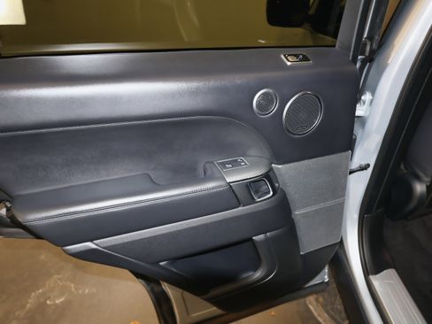 Used 2020 Land Rover Range Rover Sport HST image 27