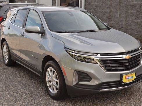 Used 2024 Chevrolet Equinox LT image 2
