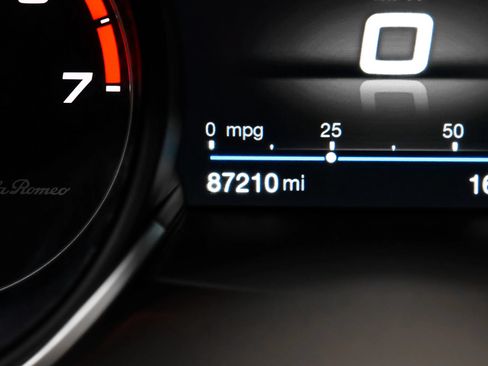 Used 2018 Alfa Romeo Stelvio Ti AWD/4WD image 19