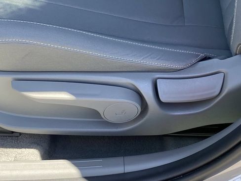 Used 2025 Hyundai Elantra SEL FWD image 24