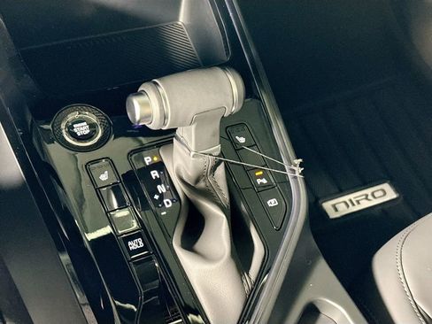 New 2026 Kia Niro EX FWD image 18