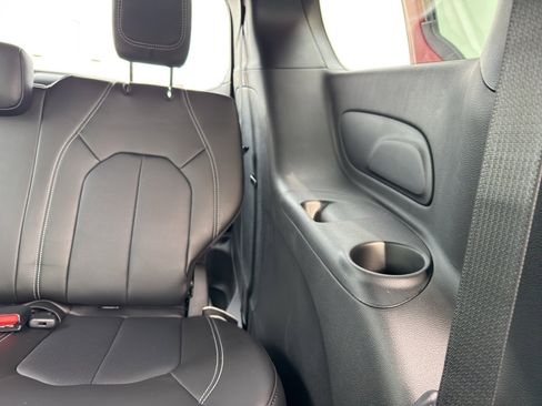 New 2026 Chrysler Pacifica Select image 35