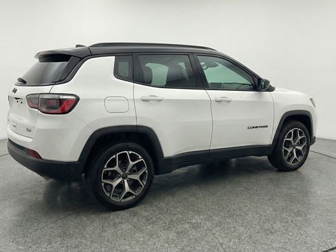 Used 2025 Jeep Compass Limited AWD/4WD image 9
