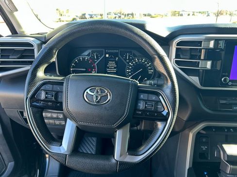 Used 2022 Toyota Tundra SR5 w/ SR5 Convenience Package image 22